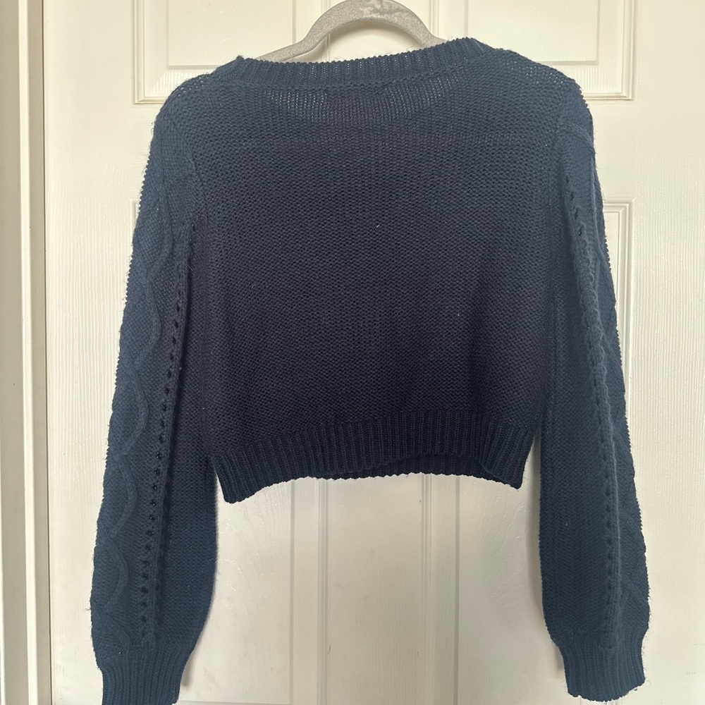 Brandy Melville Crop Sweater ||NWOT - Picture 5 of 5